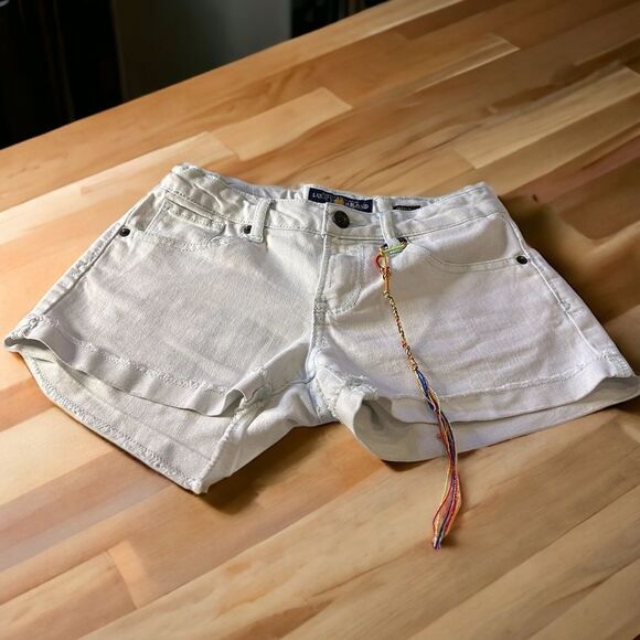 Lucky Brand Girl’s White Jean Shorts (10) - Picture 1 of 6